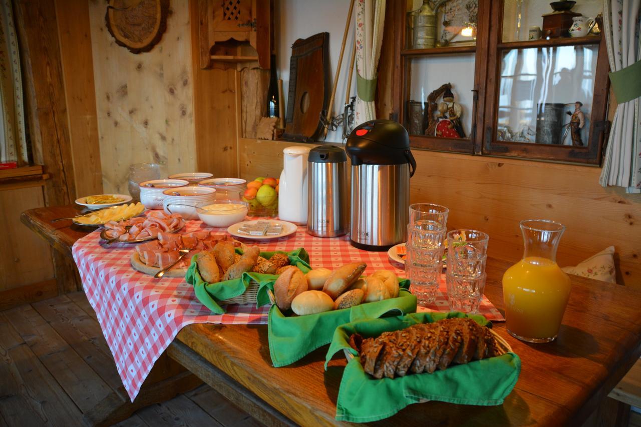 Rifugio Graziani Huette Hotel San Vigilio Di Marebbe Exterior foto